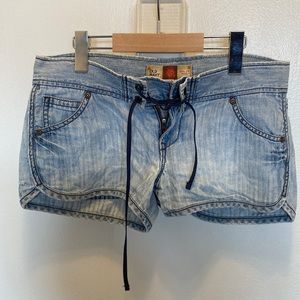🔥 Low Rise Old Navy Light Wash Jean Shorts